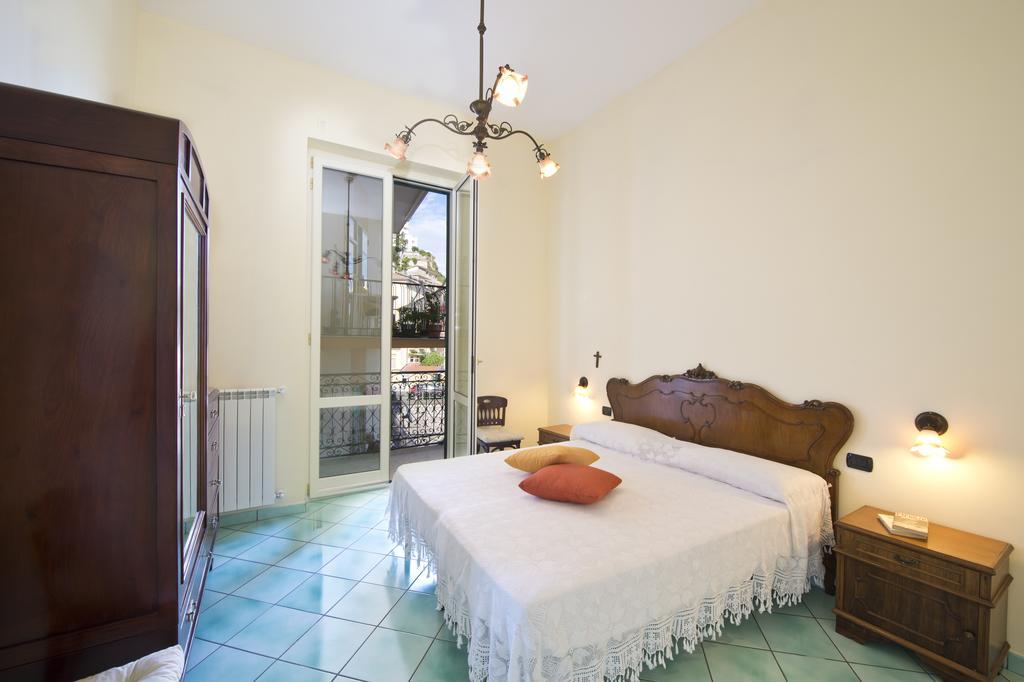 Апартаменты Palazzo Della Monica Виетри Номер фото