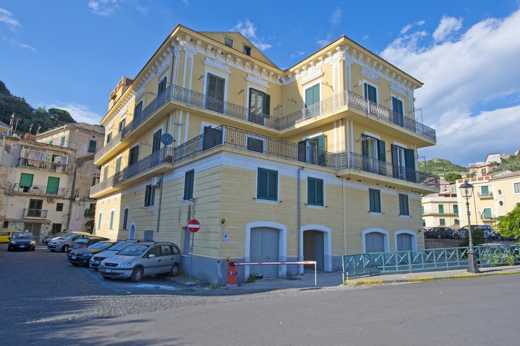 Апартаменты Palazzo Della Monica Виетри Номер фото