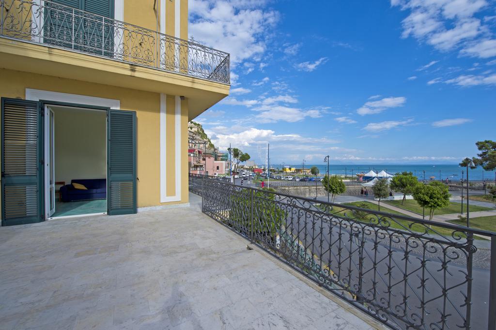 Апартаменты Palazzo Della Monica Виетри Номер фото