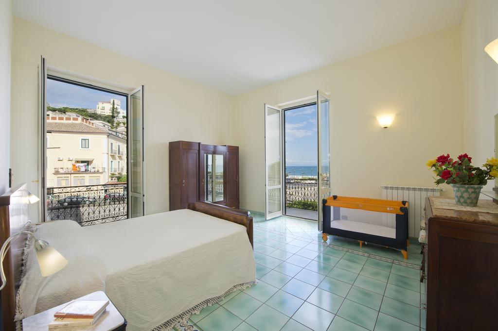 Апартаменты Palazzo Della Monica Виетри Номер фото