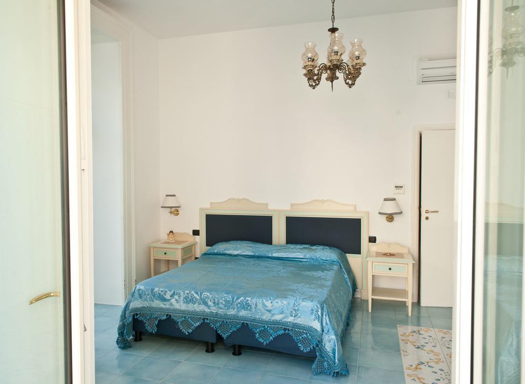 Апартаменты Palazzo Della Monica Виетри Номер фото