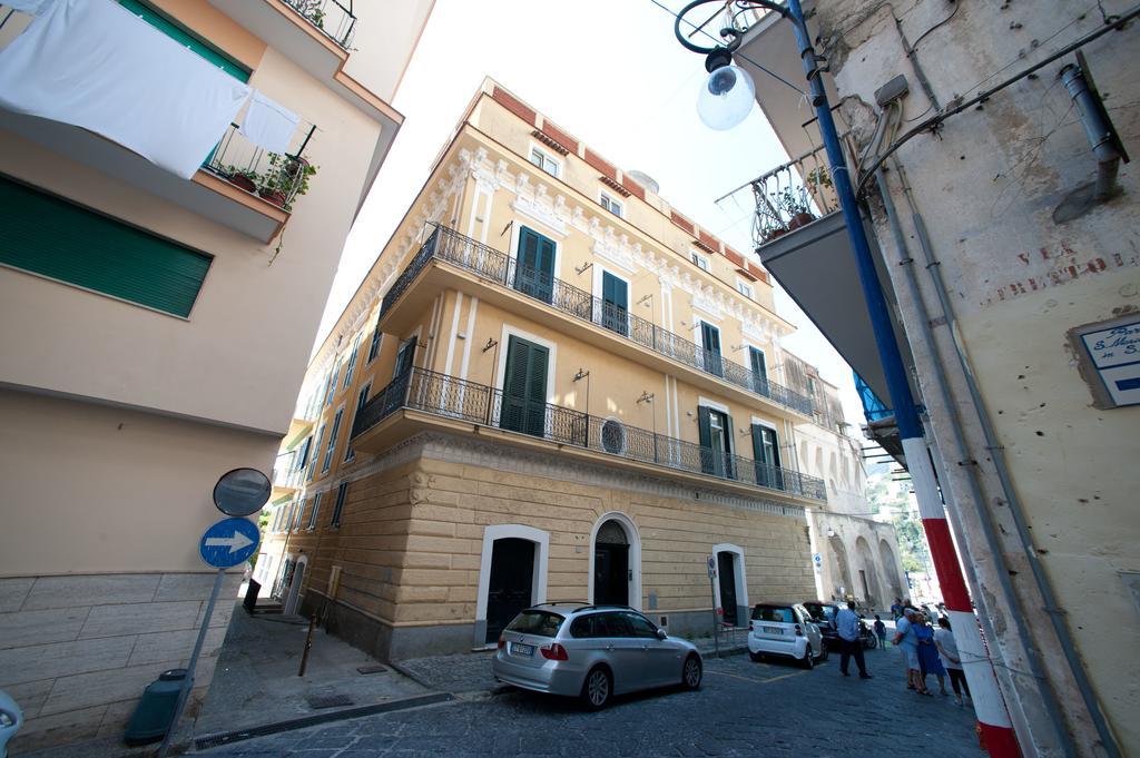 Апартаменты Palazzo Della Monica Виетри Экстерьер фото