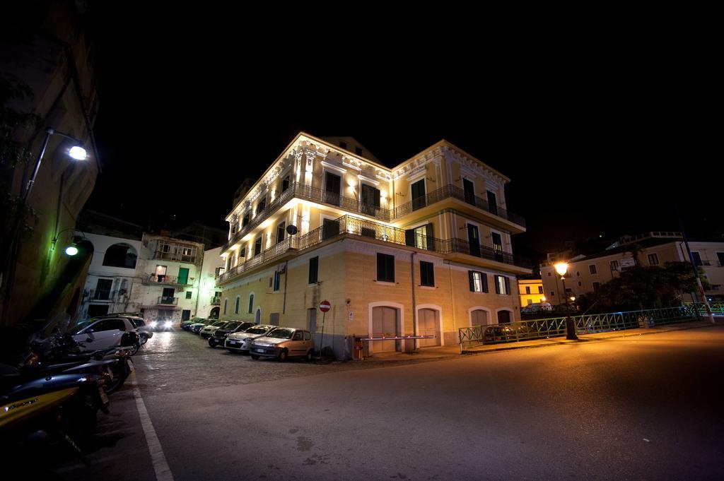 Апартаменты Palazzo Della Monica Виетри Экстерьер фото